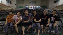 《一首摇滚上月球》正式预告片二