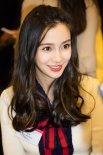 Angelababy挺7月孕肚亮相 四肢依舊纖細(xì)美貌不減