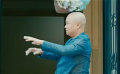 《来自月亮的我》曝MV 导演献唱神曲“保护神”