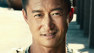 《战狼2》先导预告 吴京被“开除军籍”身份成谜