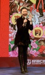 《来自月亮的我》发布会“快闪” 广场舞带动全场