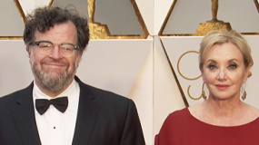 肯尼斯·罗纳根提名最佳导演 携妻子红毯留影