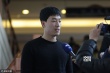 劉翔參加政協(xié)小組討論面色嚴肅 散會后笑容燦爛