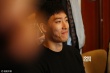 劉翔參加政協(xié)小組討論面色嚴肅 散會后笑容燦爛