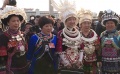 两会直击:少数民族代表身着民族服饰步入会场