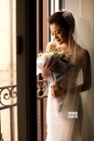 安以轩嫁富商男友曝浪漫婚纱照 露背裙前凸后翘