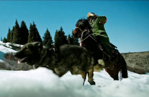 《血狼犬》先导预告片