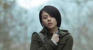 马思纯憾失金像奖杯 未受影响大方祝贺惠英红