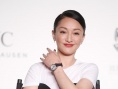 周迅抹胸长裙显露优雅干练 张钧甯深V高冷霸气