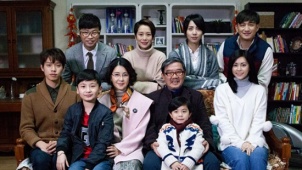 黄磊北大宣传《麻烦家族》 与学子交流家庭观