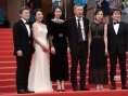 電影《之后》戛納首映 洪尚秀金敏喜攜手現(xiàn)身
