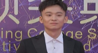 青春偶像董子健亮相 耿直Boy坦言：对拿奖没信心