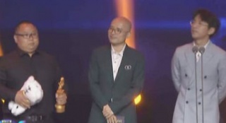 《黑处有什么》获最佳处女作奖 作品透视时代缩影
