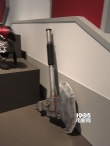 《雷神3》展覽 金色王座華麗奢侈怪獸骨架床可怖