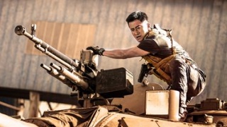 《战狼2》曝非洲行动预告 “京刚狼”组合营救同胞