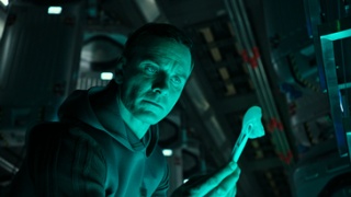 《异形:契约》热映中 法斯宾德再演生化人