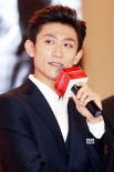 张一山演《血战湘江》吼到失声 布炸点拒用替身