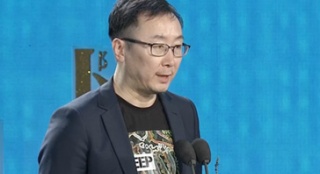 金磚使者陸川致敬南非女導(dǎo)演 力薦《鐵斧驚魂》