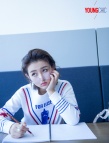 實(shí)力小花張子楓街拍大片  造型百變化身酷girl