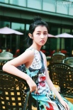 张子枫全新街拍大片上线 演绎夏日清爽甜美少女