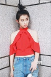 张子枫全新街拍大片上线 演绎夏日清爽甜美少女
