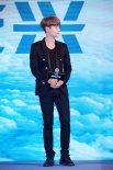張藝興發(fā)布會(huì)帶頭“搞事” 獲男人幫宣傳新專