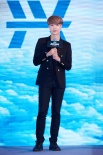 张艺兴发布会带头“搞事” 获男人帮宣传新专