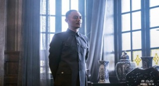 《建軍大業(yè)》獨(dú)家片場(chǎng) 霍建華飾蔣介石苦練舞技