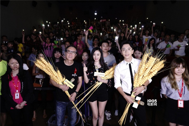 白客,关晓彤,冯文娟,张天爱现身广州,监制黄建新透露筹备时有6个团队