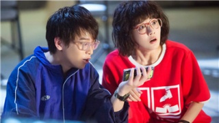 《闪光少女》宣发团队下跪道歉 片名成最大广告