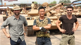 吴京带《战狼2》破记录 精通英语、粤语多地取景