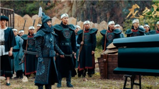 成龙监制《龙之战》热映 刘佩琦携子穿越回清朝