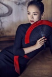 章子怡最新時(shí)尚大片曝光 紅黑造型大玩中國(guó)古典風(fēng)