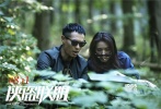 女神舒淇和實力小生楊祐寧的搭配充滿新鮮感，二人戲里戲外“互懟”不停，也給影片帶來不少笑點(diǎn)。同為俠盜成員，楊祐寧飾演的小寶對舒淇飾演的葉紅暗生情愫，卻始終被女神嫌棄，甚至在動情時分的索吻也被葉紅一巴掌扇了回去。  據(jù)了解，在拍攝現(xiàn)場，兩人也在上演“歡喜冤家”的戲碼。當(dāng)舒淇因為看到巧克力蛋糕興奮不已時，楊祐寧馬上以“可是你不能吃，吃了會過敏”澆上一盆冷水；楊祐寧拍戲時偶爾耍帥，也常常被舒淇吐槽“你很無聊哎”。諸如此類的“互懟”事件不勝枚舉，究竟這對歡喜冤家會在電影里擦出怎樣火花，已經(jīng)勾起不少人的期待。