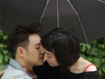 甜炸！吳昕坐潘瑋柏腿上拍寫真 上演“貼面咚”