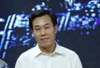 作為電影《龍之戰(zhàn)》的藝術總監(jiān)，成龍因工作原因無法來到活動現(xiàn)場，他特意為駐島官兵們錄制了VCR：“最可愛的三沙駐島官兵們大家好，我是成龍。你們常年鎮(zhèn)守在祖國的南大門，在這里向你們道一聲大家辛苦了！”