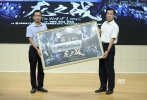 一位官兵動情地說道：“我當兵已經十年了，我很感謝國家新聞出版廣電總局電影局和電影頻道給我們帶來這么多的快樂，希望你們以后多來慰問演出，多放新片和好電影！”