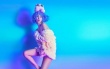 Baby突破尺度拍写真 低胸装化身蓝色妖姬十分性感