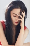 张馨予质感大片慵懒迷人 露美肩小性感楚楚可人