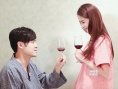 付辛博颖儿穿睡衣品红酒 七夕前公布恋情发狗粮