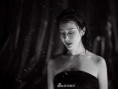 陳數(shù)黑白質(zhì)感大片曝光 穿抹胸長裙撩人魅力值MAX