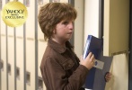 朱莉娅·罗伯茨搭档《房间》童星雅各布·川伯雷，展现面部畸形者儿童与母亲的生活悲喜。
