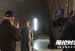 據(jù)悉，影片《英倫對(duì)決》由馬丁·坎貝爾執(zhí)導(dǎo)，成龍、皮爾斯·布魯斯南、劉濤、梁佩詩領(lǐng)銜主演。作為國慶期間唯一的國際動(dòng)作大片，9月30日國慶檔，電影《英倫對(duì)決》將會(huì)火力全開并且逐步登陸全球銀幕震撼開映，敬請(qǐng)期待！