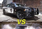 片尾的“撞車大戰(zhàn)”，“寶寶”駕駛一輛上世紀80年代生產(chǎn)的二代K5 Blazer與巴迪的道奇Charger警車互毆，最終巴迪的車被頂下天井。