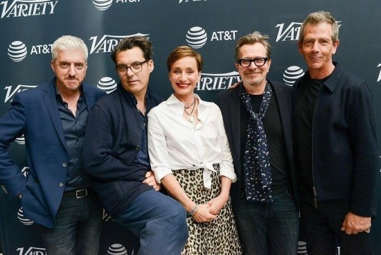 《至暗时刻》参加多伦多电影节 加里·奥德曼现身