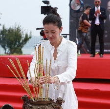 一個(gè)笨蛋兩個(gè)賊