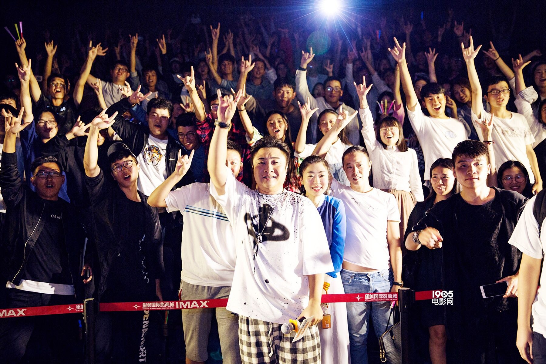 《缝纫机乐队》大鹏乔杉真实见笑 被赞治愈系喜剧