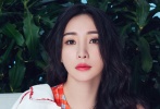 以“偷穿男友外套”的主題，帥氣混搭之中更顯女人味