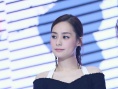 阿嬌戀情曝光后與阿Sa合體 性感露肚裝露甜蜜笑容