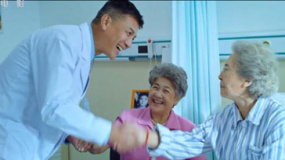 獻(xiàn)禮片《你若安好》北京首映 致敬醫(yī)務(wù)工作者